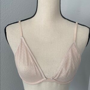 Victoria’s Secret Body by Victoria  Unlined Plunge Elegant Cream Lace Bra